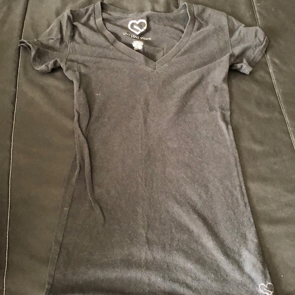 aeropostale v neck shirt